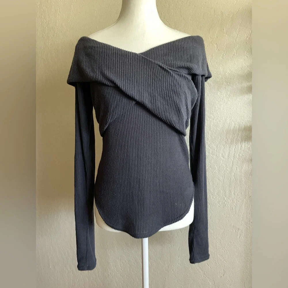 Free people off the shoulder top - Picture 9 of 13